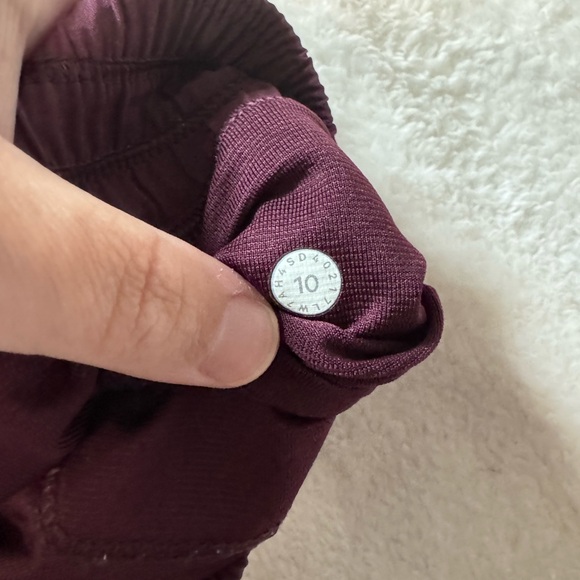 Lululemon Seek The Heat Short Il in Black Currant size 10 - Picture 5 of 5